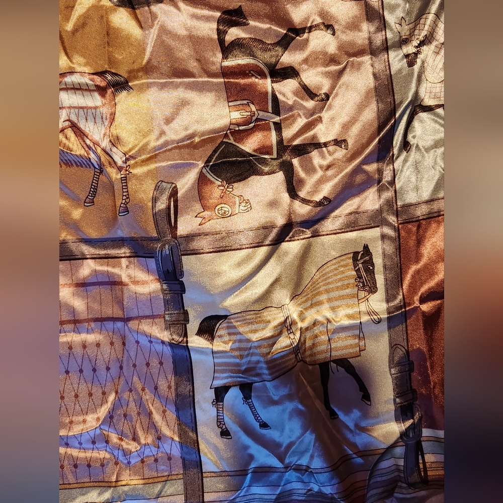 10/$20 Silky Scarf Unique Horses - Picture 3 of 7